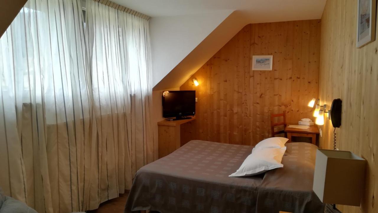Hotel Restaurant Les Tilleuls Autrans-Meaudre-en-Vercors Esterno foto